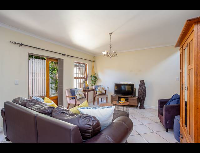 2 BEDROOM HOUSE SOLD IN HARFIELD VILLAGE